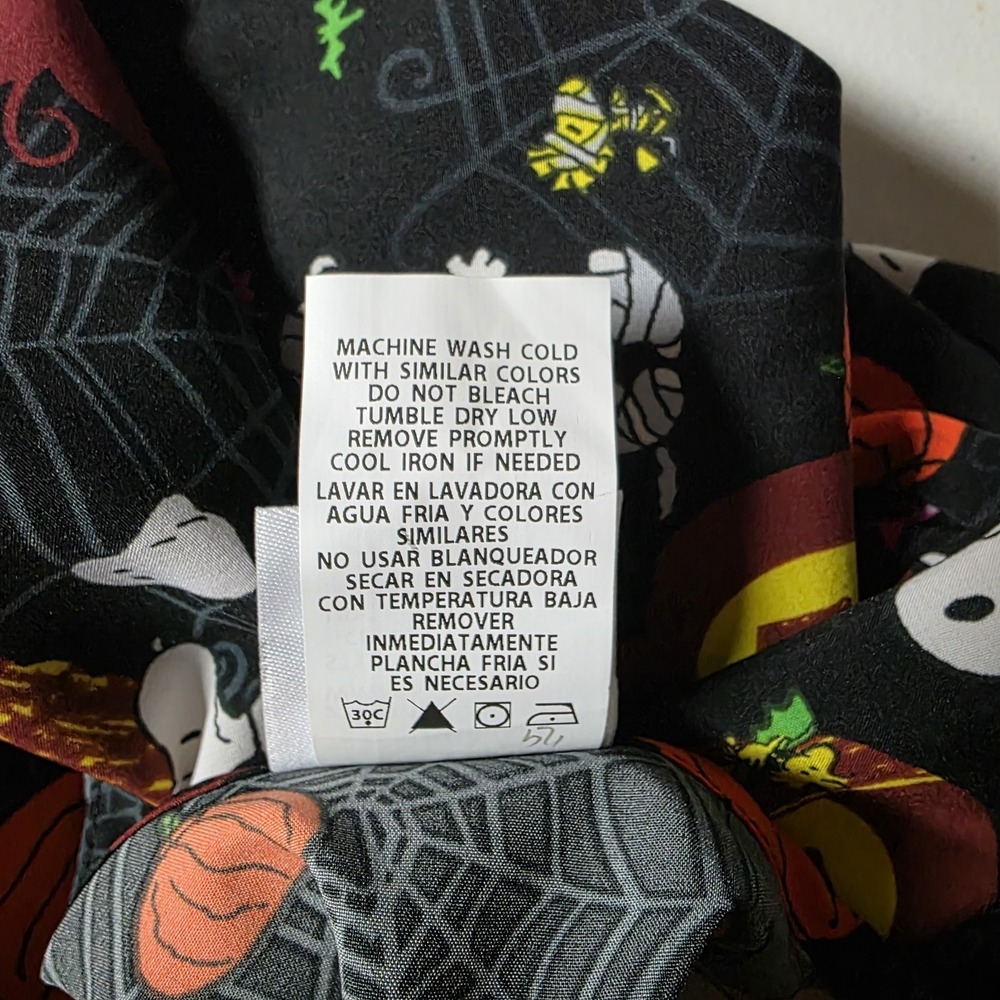 New PEANUTS Women's 2XL Halloween Charlie Brown Snoopy‎ Short Sleeve Scrub Top - Picture 6 of 9